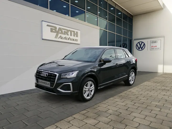 Q2 35 TFSI S tronic advanced Geschlossen
