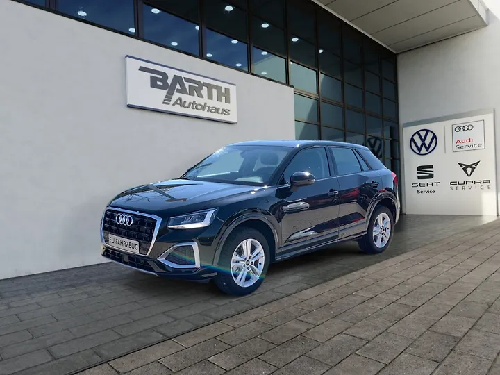 Q2 35 TFSI S tronic advanced Geschlossen
