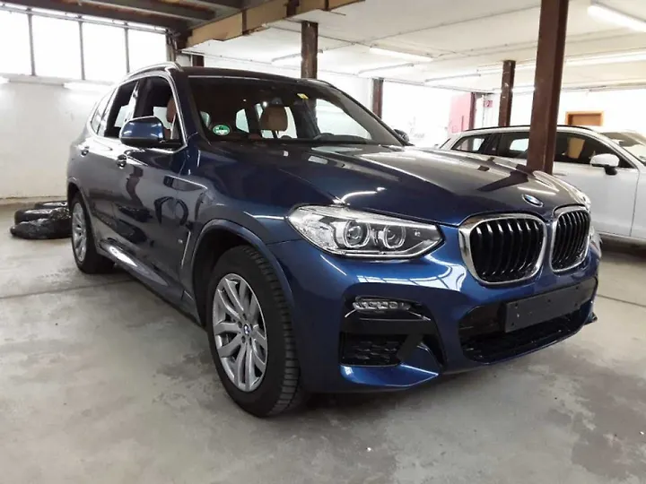 X5 M50i Geschlossen