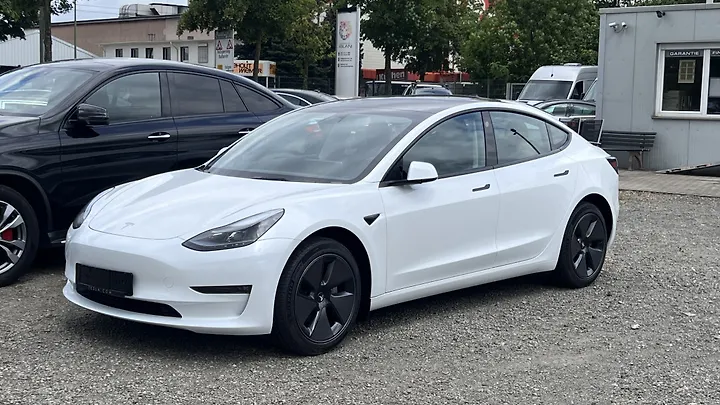 Model 3 RWD Hinterradantrieb Limousine