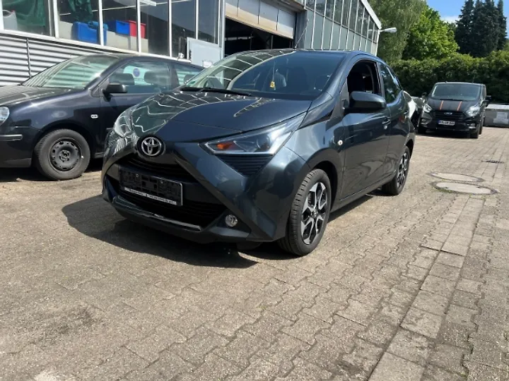 Aygo x-shift x-play Team Deutschland Limousine