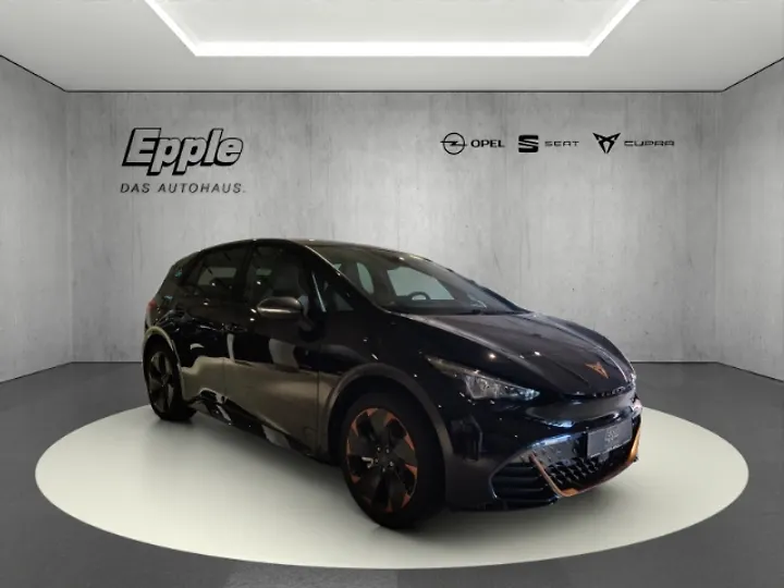 Born 150kW/58kWh Limousine