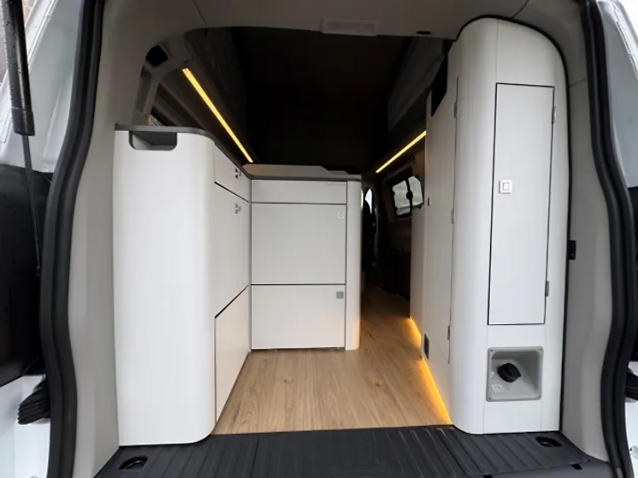 Tourneo Custom Nugget 320 L1 VA Autm. Titanium Kombi