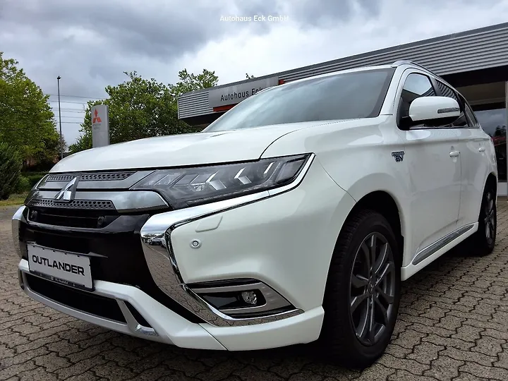 Outlander 2.0 2WD CVT Spirit Geschlossen