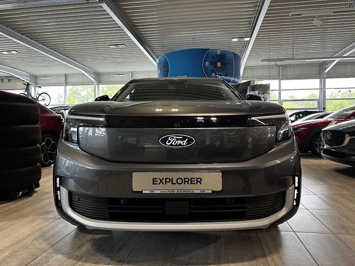 Explorer Elektromotor mit Extended Range RWD 77kWh Explorer Geschlossen
