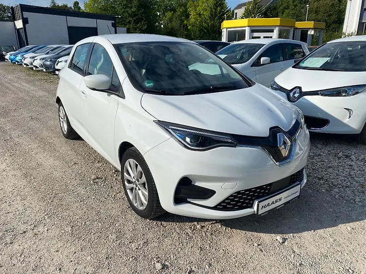 ZOE EV50 135hp Techno Limousine