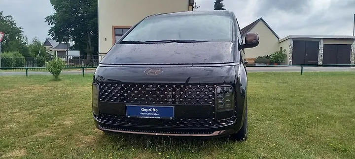 STARIA 2.2 CRDi Allrad Signature Kombi