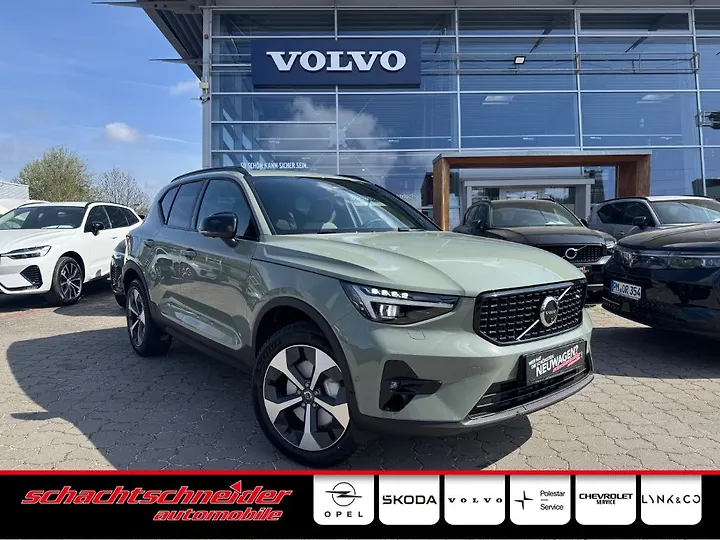 XC40 B3 B DKG Plus Dark Geschlossen