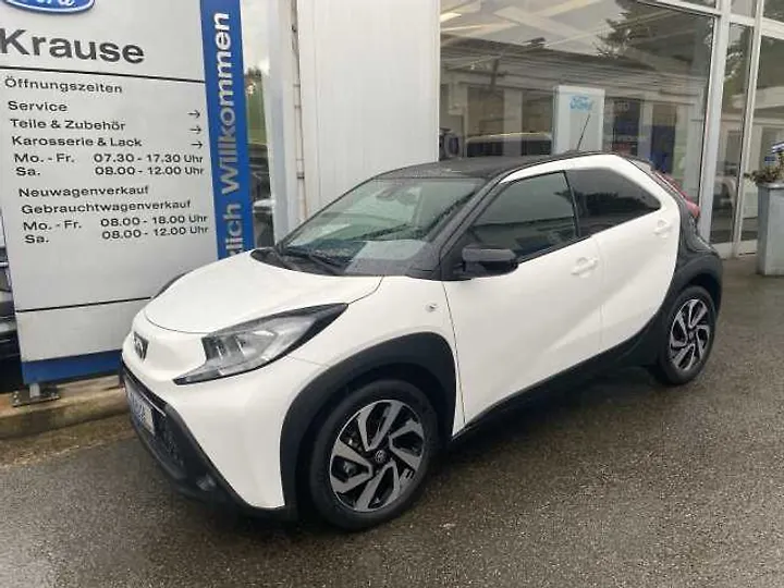 Aygo X Play Limousine