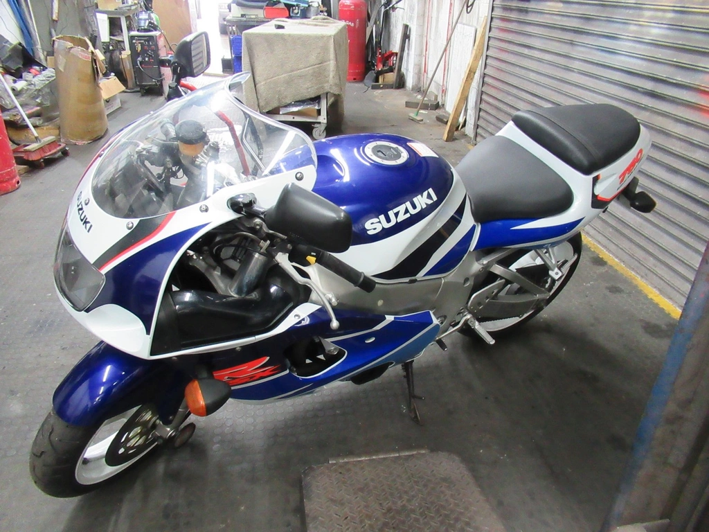 Gsxr 750 deals srad for sale