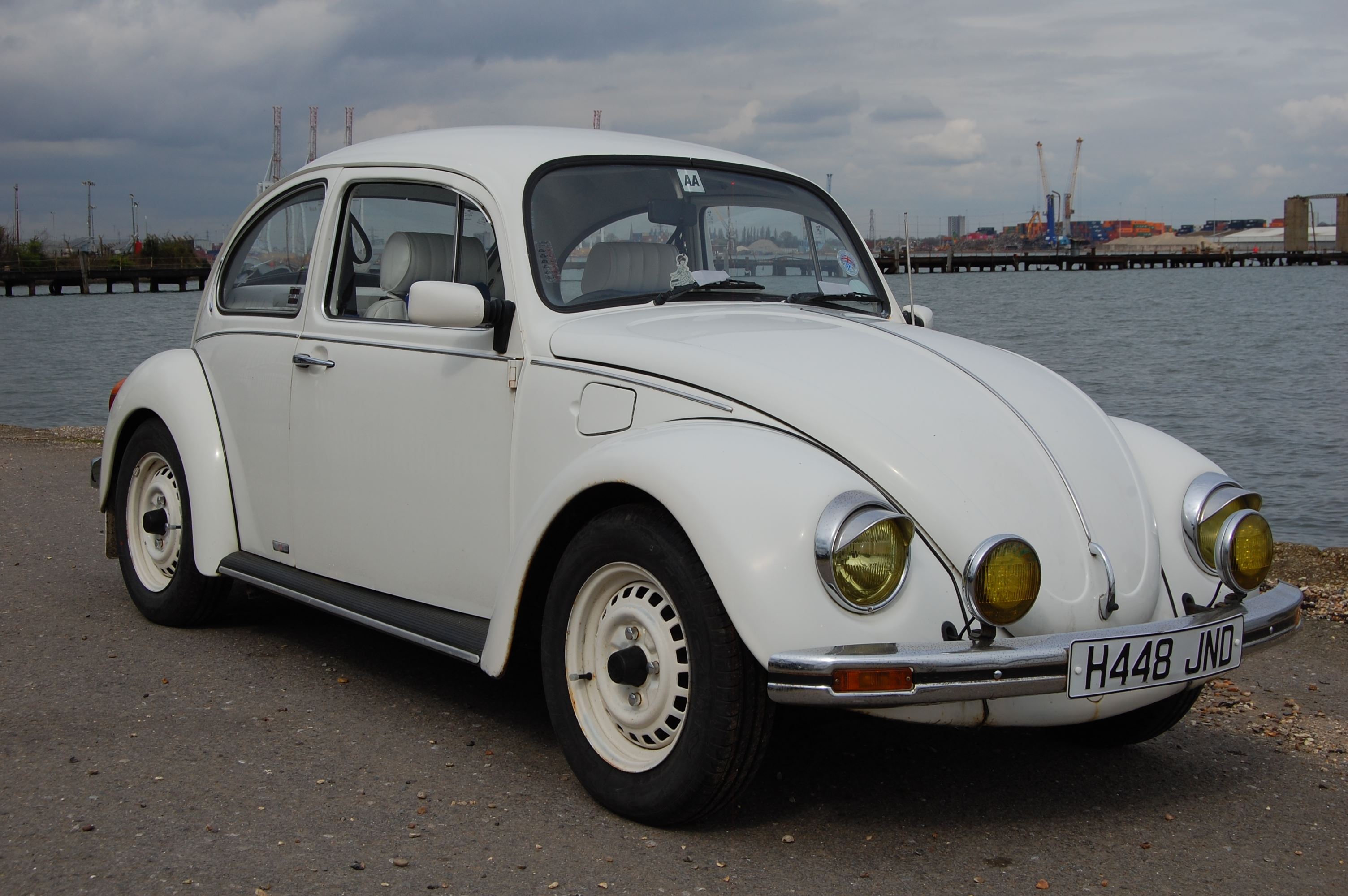Volkswagen beetle i385gh08rbn02dgtirhd7