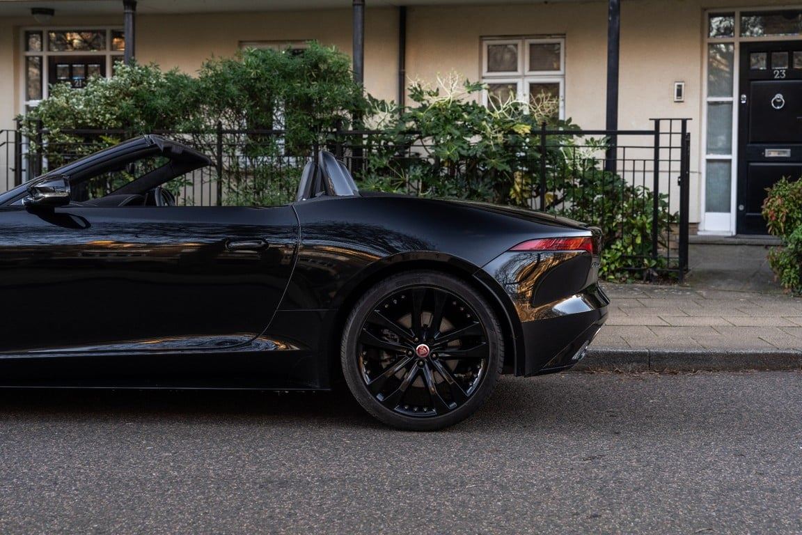 Jaguar f type r dynamic black qmpdicwzq8bnjniijl4lk