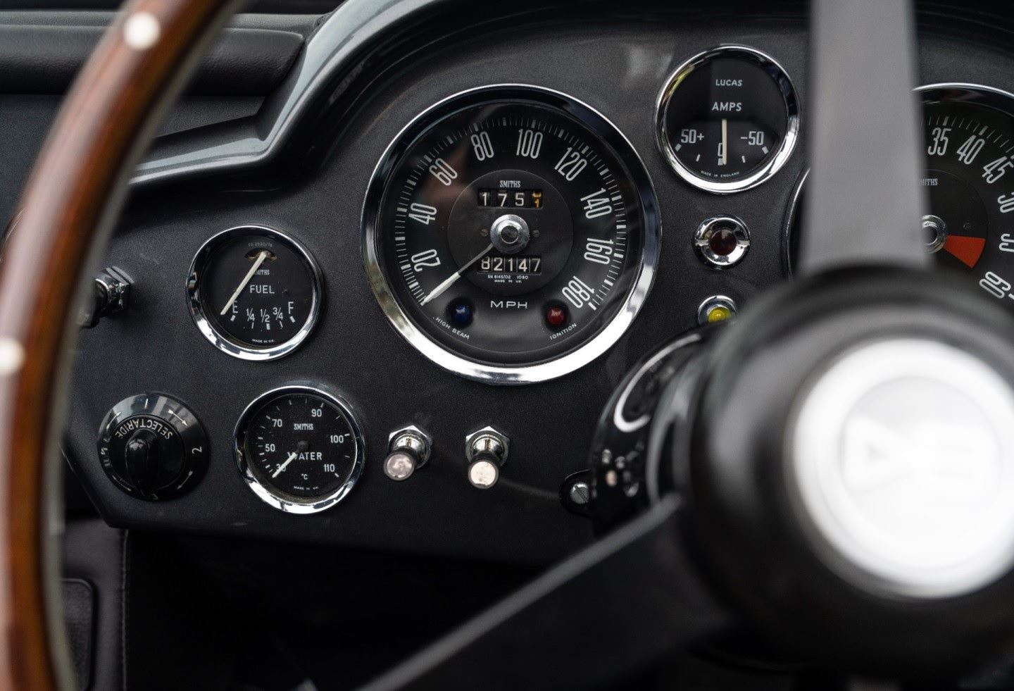 Aston martin db6 volante  xm19ygfkf1146n gwojr