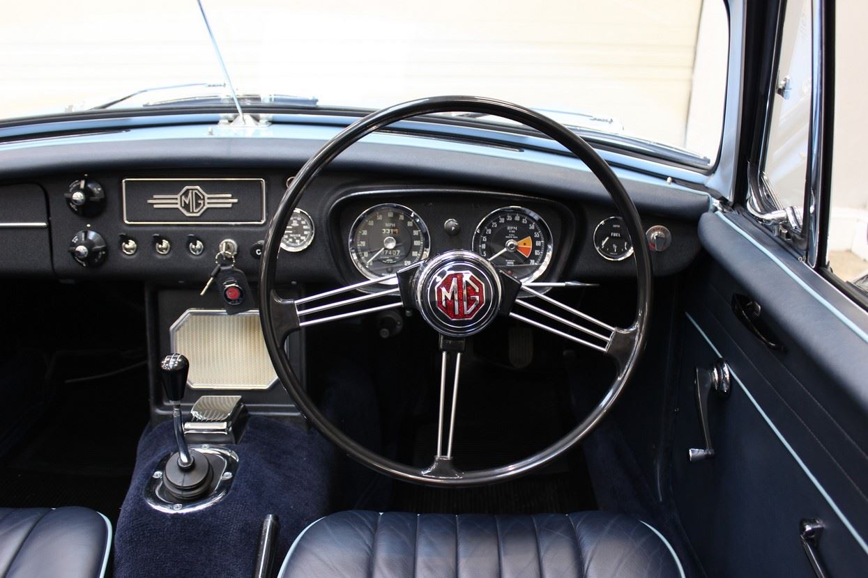1964 oselli mgb  roadster 1.9 manual concours restoration best available  qee2movuboab eddgaghp