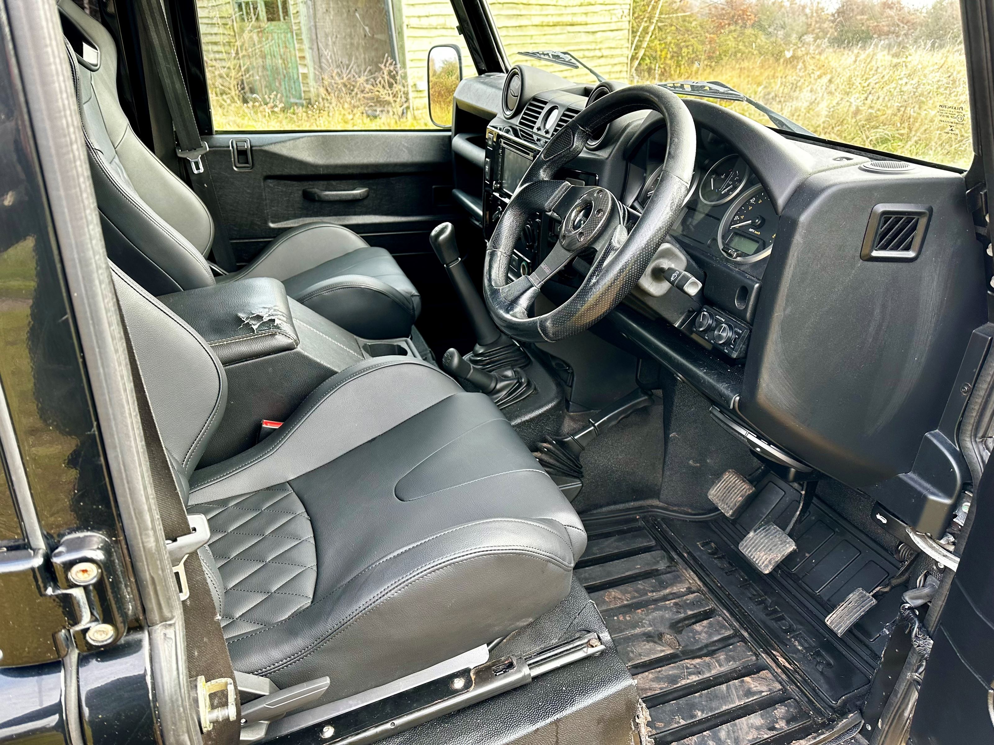 Land rover defender qsdfgsnuliipoxyvzidcd