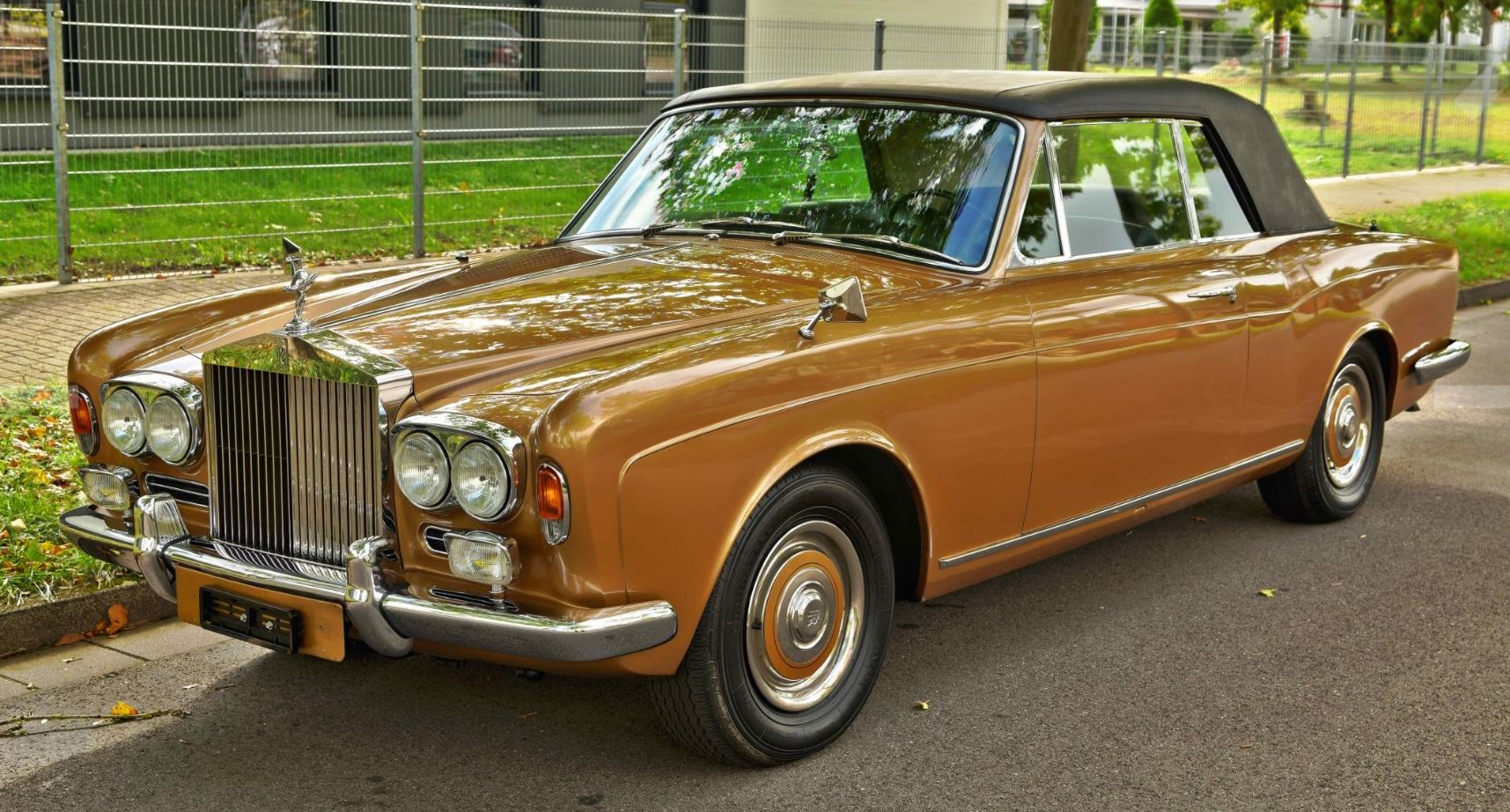 Sir Michael Caines first car  a RollsRoyce Silver Shadow  is up for  auction  Top Gear
