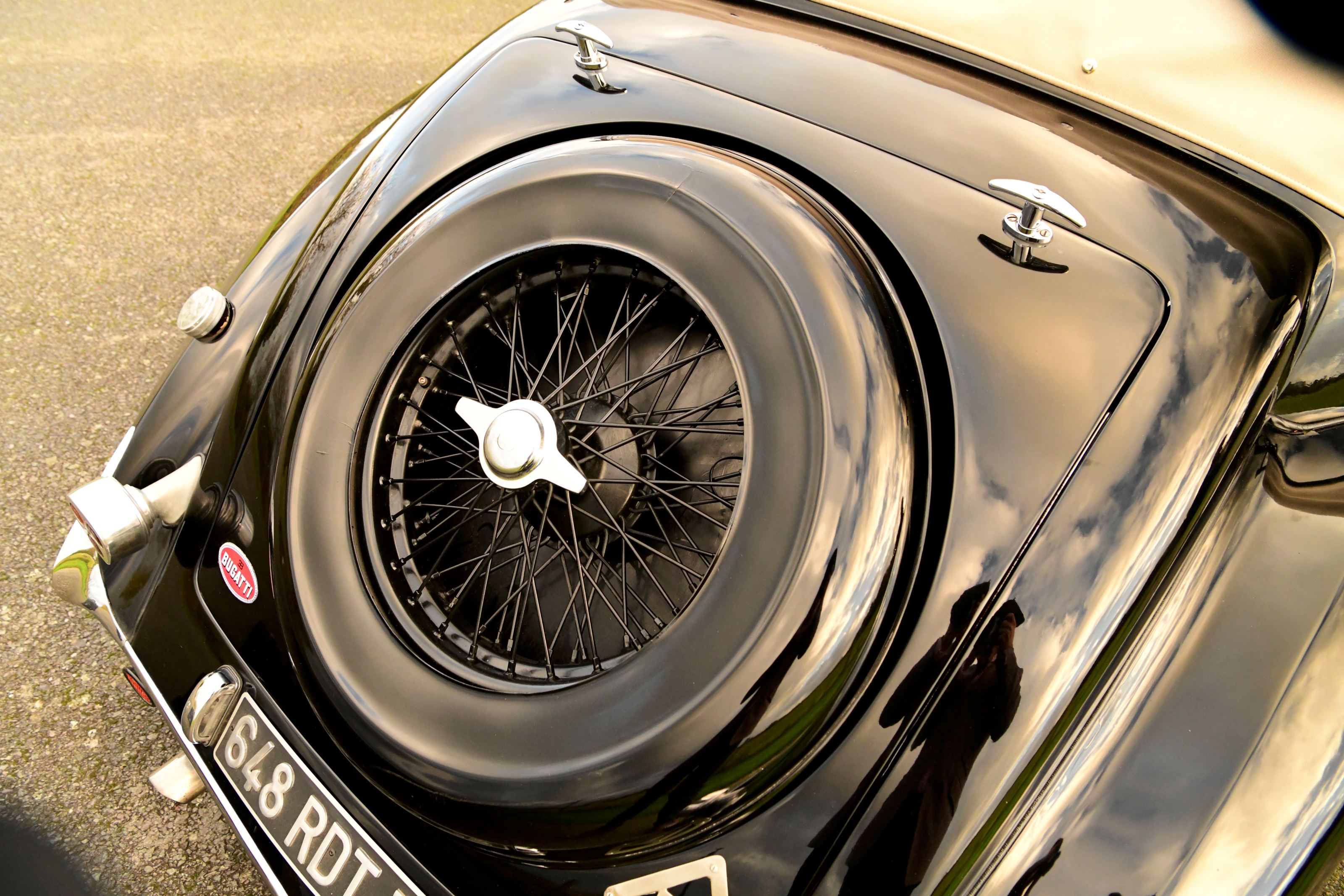 Bugatti type 57c vanvooren drophead coupe svoe9r7zmuemowjjsy6r0