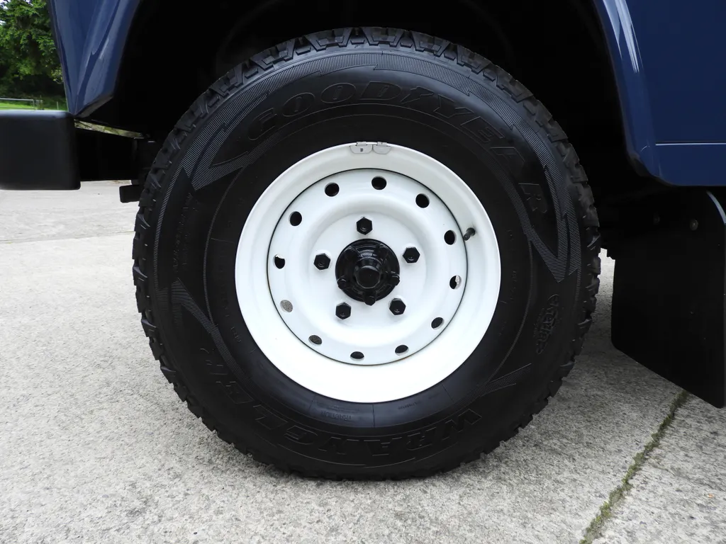 2014 Land Rover Defender 90 2.2 Tdci County Hard Top for Sale | CCFS 