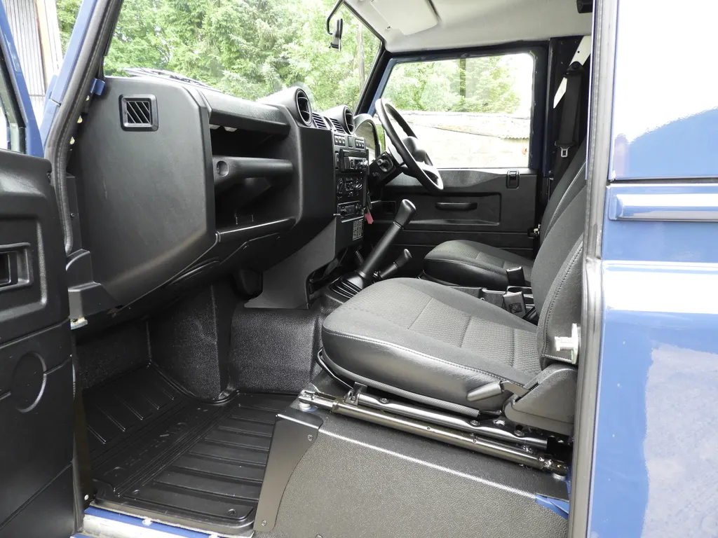 2014 Land Rover Defender 90 2.2 Tdci County Hard Top for Sale | CCFS 