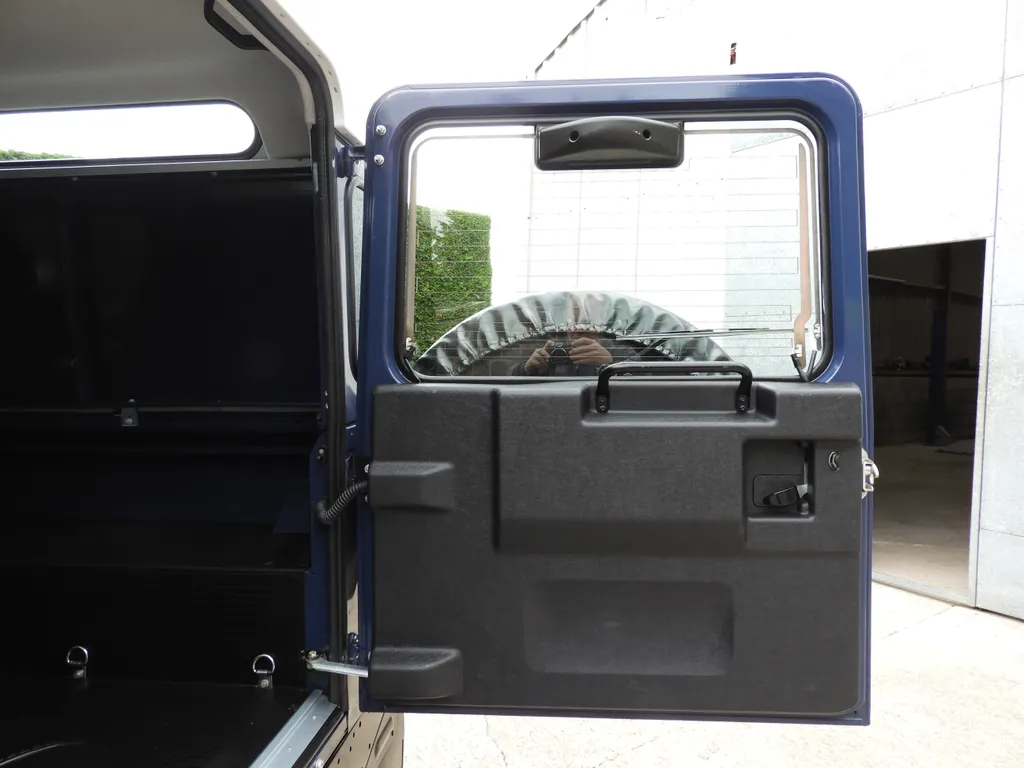 2014 Land Rover Defender 90 2.2 Tdci County Hard Top for Sale | CCFS 