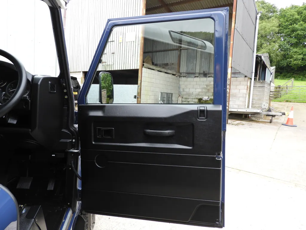 2014 Land Rover Defender 90 2.2 Tdci County Hard Top for Sale | CCFS