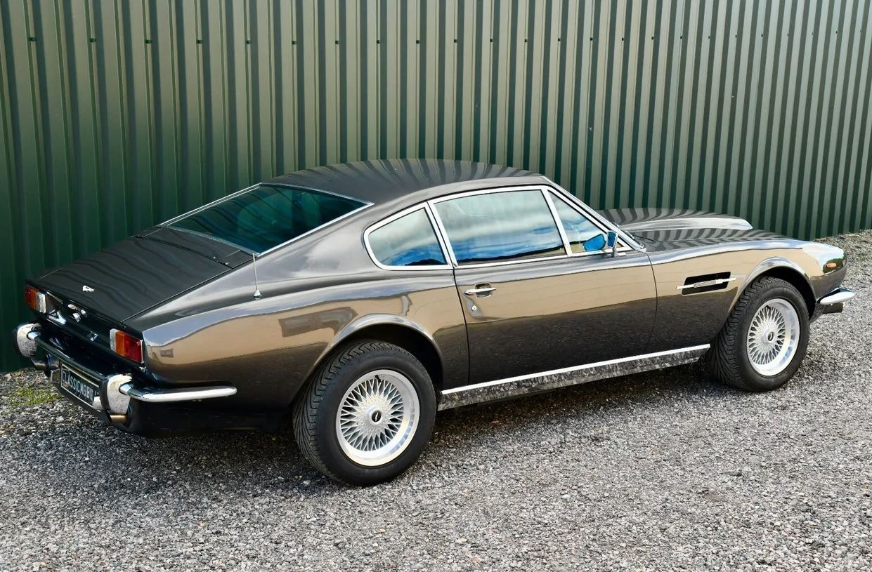 Aston martin v8 kgntxdnqycfnupjri0kco