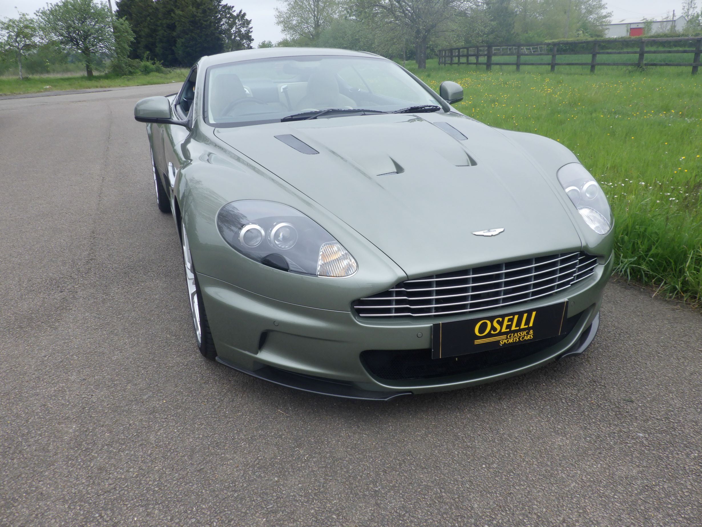 Aston martin dbs e el2mlabdkk8epqcujkp