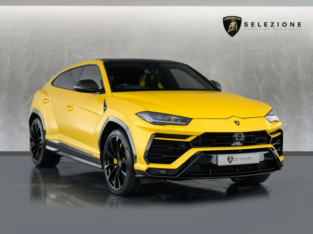 2022 Lamborghini Urus Pearl C...
