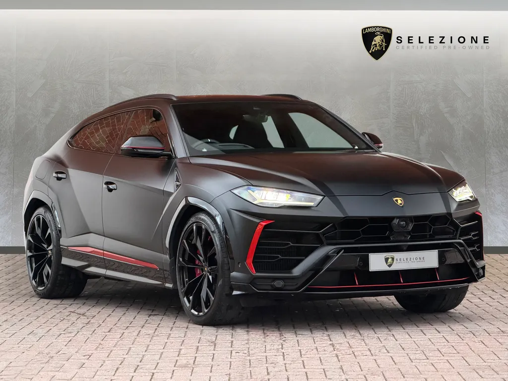 2022 Lamborghini Urus V8