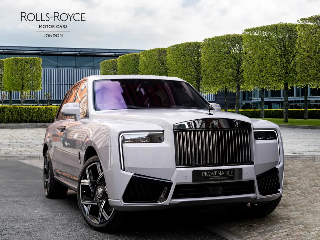 2025 Rolls-Royce Cullinan Black B...